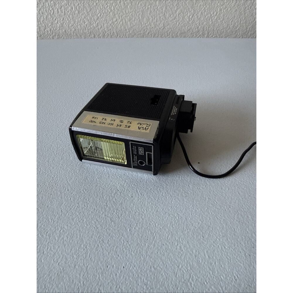 Vivitar Auto 252 Mount Flash - Picture 2 of 9